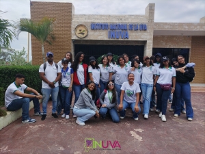 El INUVA recibe visita de estudiantes y profesoras del Colegio Preuniversitario Pedro Henríquez Ureña.